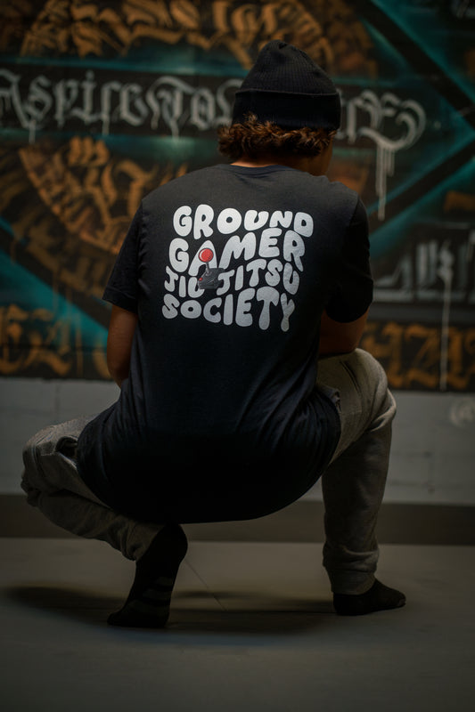 GG Wavy Unisex t-shirt (White Lettering)